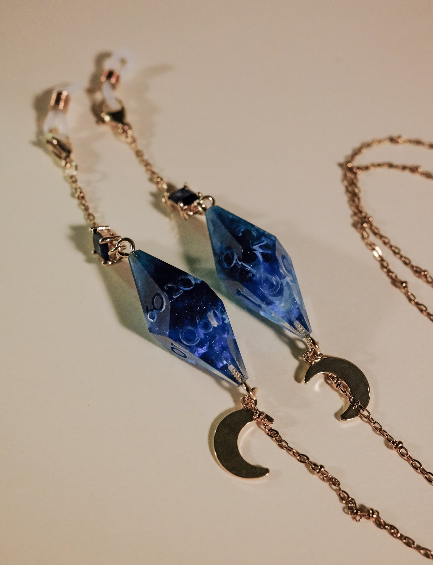 Moon Beam D10+Percent Glasses Chain
