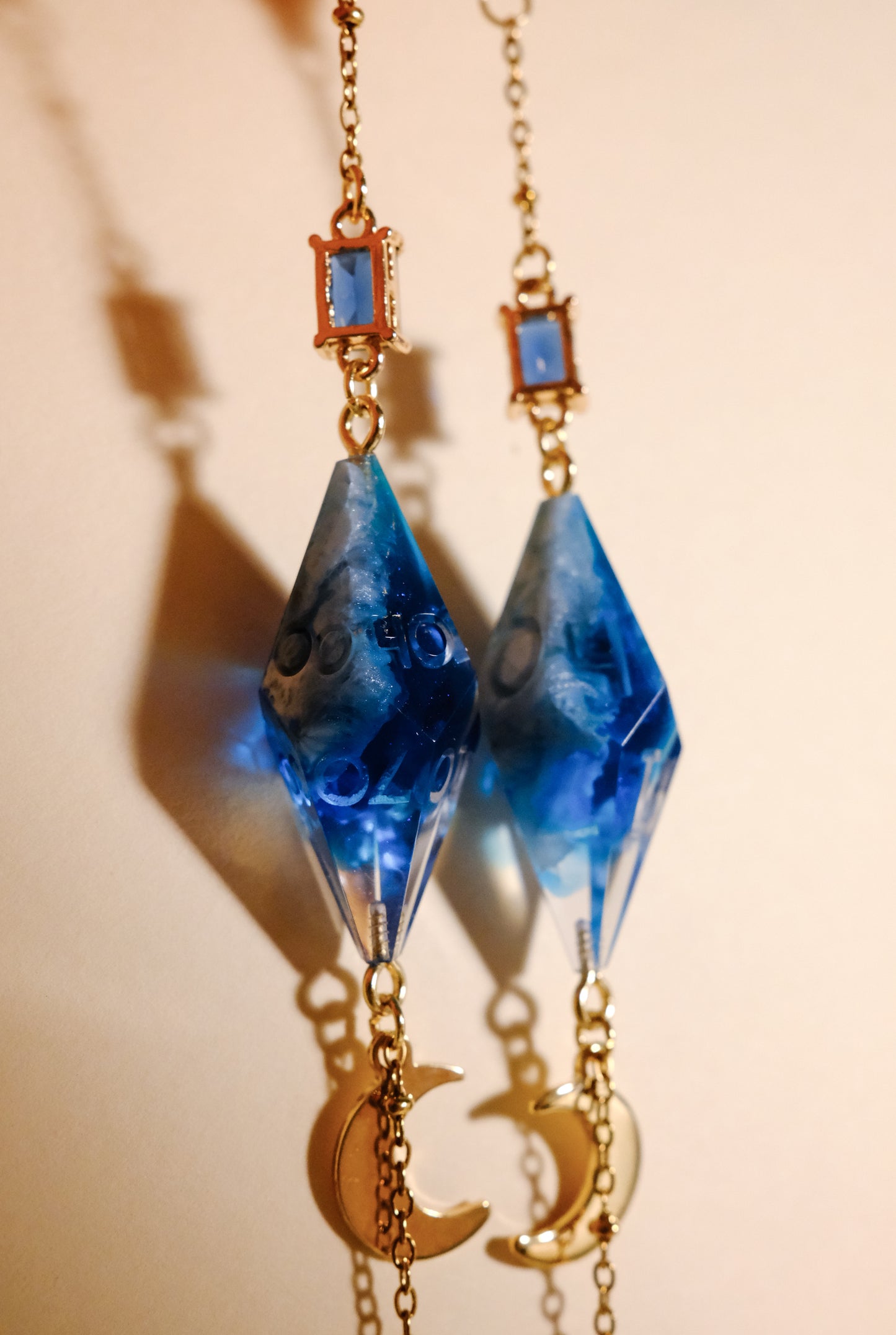 Moon Beam D10+Percent Glasses Chain