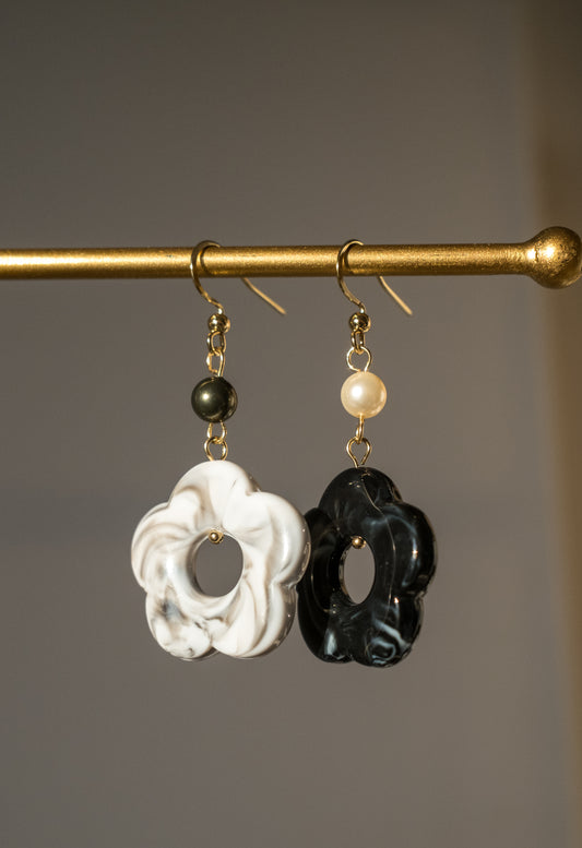 Black and White Flower Pop Earrings